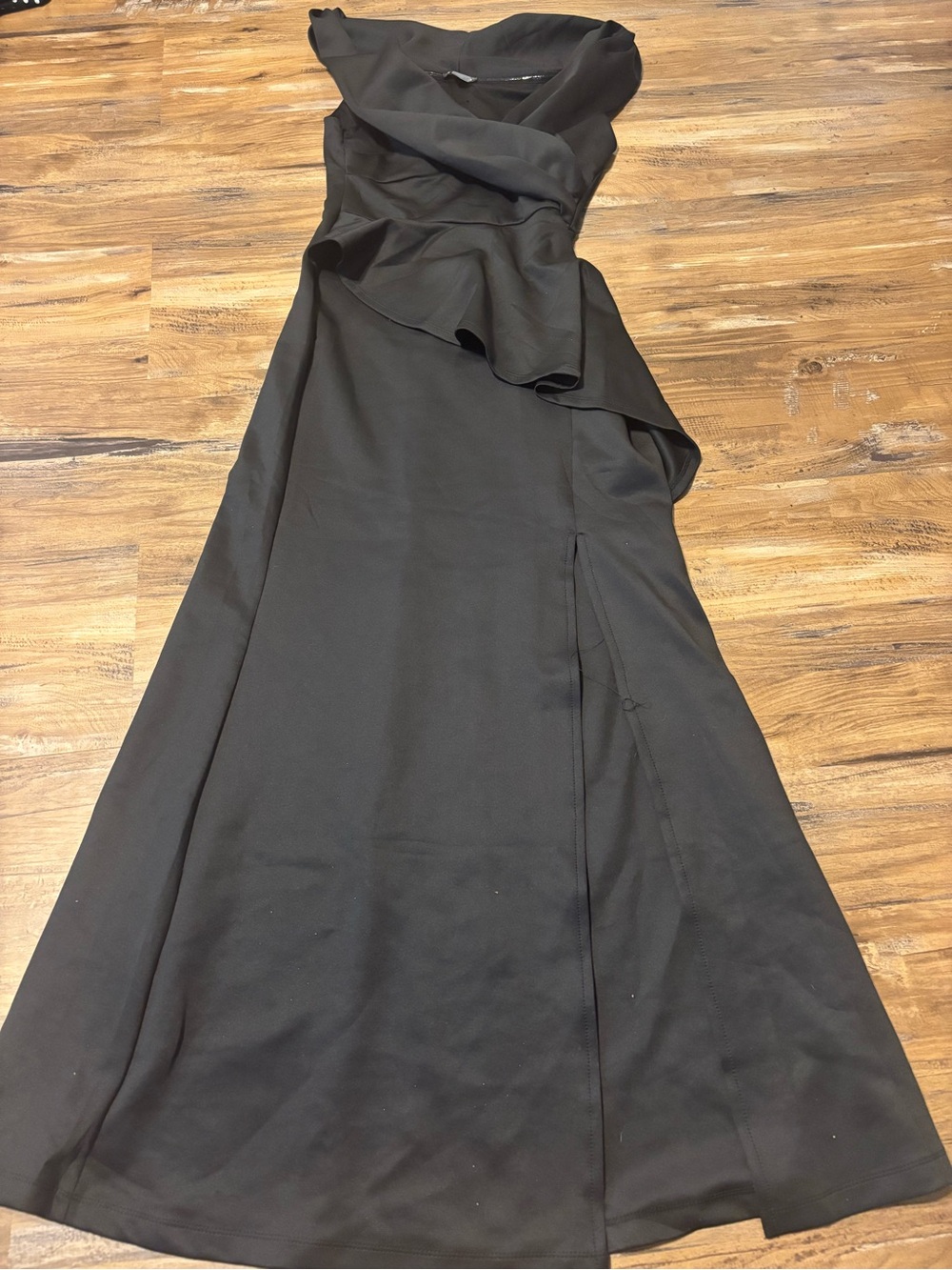 VENUS Formal Black Ruffle Gown